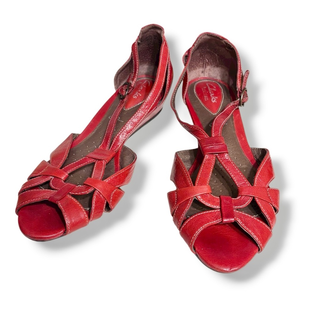 CLARKS Artisan Collection “Lea” Red Leather Sandals Strappy Cage Peep Toe Design